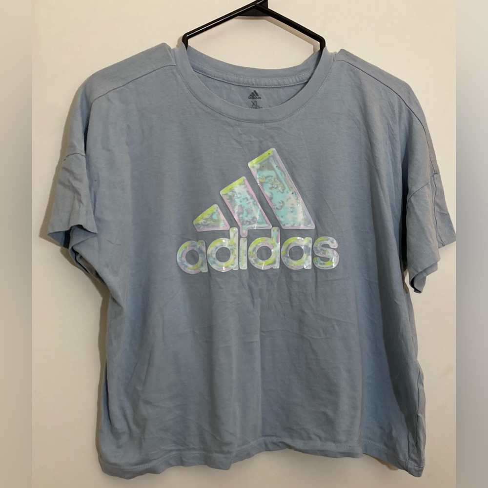 Adidas Crop Tee - XL - Loose fit